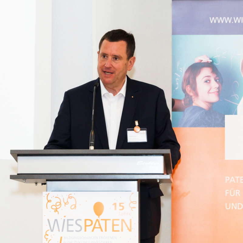 2025_wiespaten_15-jahre-event_20250425_schirmherr-joerg-broemer_frank-schuppelius_1zu1